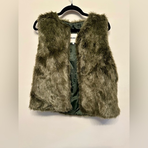 Olive Faux Fur Vest Size Small - Picture 1 of 5